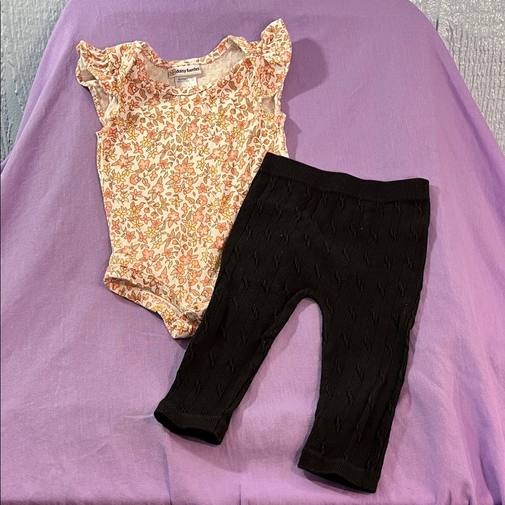 5 for $10 💜 Daisy Fuentes Top Size 12 Months